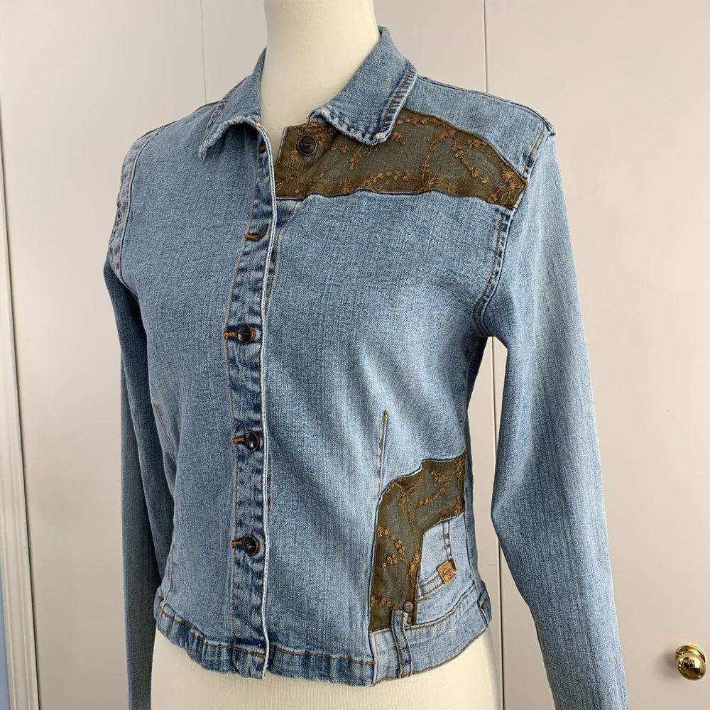 FUBU XL blue jean jacket embroidered detail